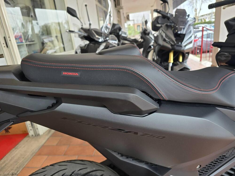 Honda Forza 750 (2025 - 26) (7)