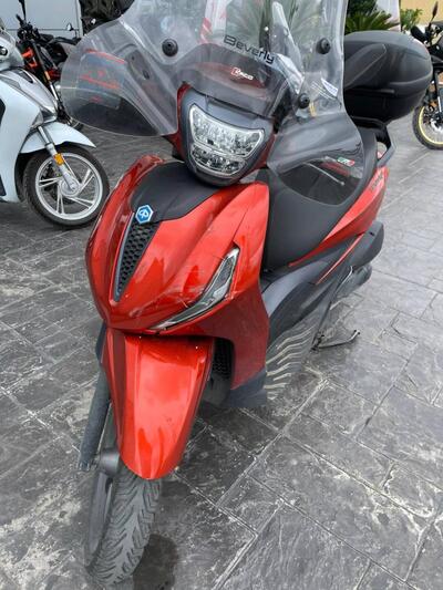 Piaggio Beverly 300 ABS-ASR (2021 - 25) usata