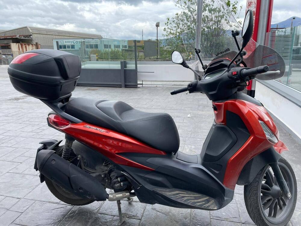 Piaggio Beverly 300 ABS-ASR (2021 - 25) (2)
