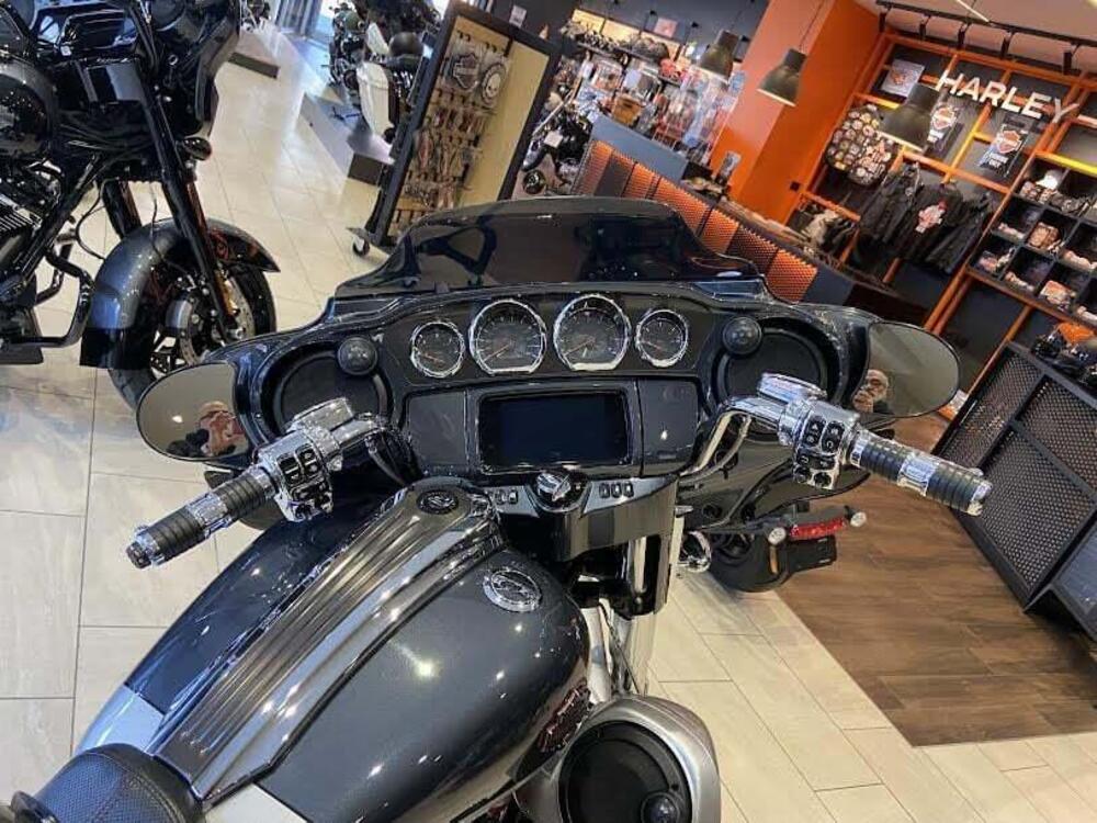 Harley-Davidson 117 Street Glide (2018 - 20) - FLHXSE (4)