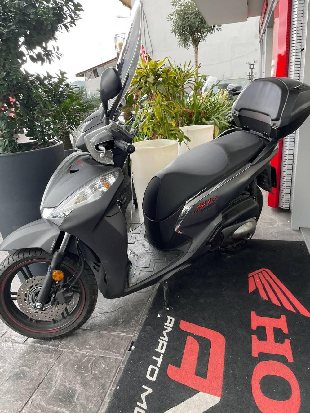 Honda SH 300 i Sport ABS (2018 - 20) (3)