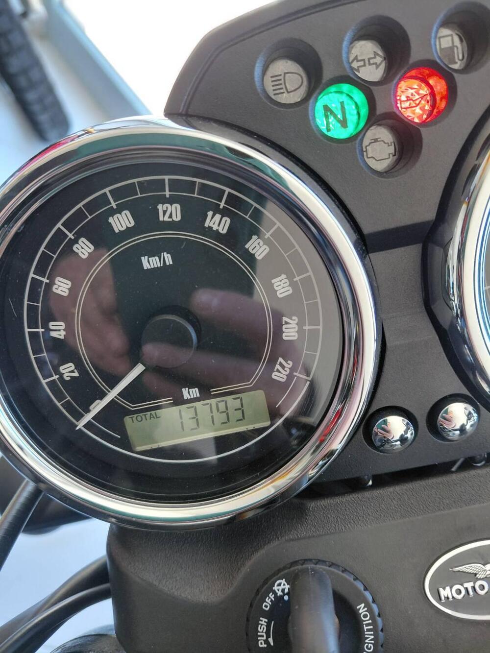 Moto Guzzi V7 Stone (2012 - 15) (5)