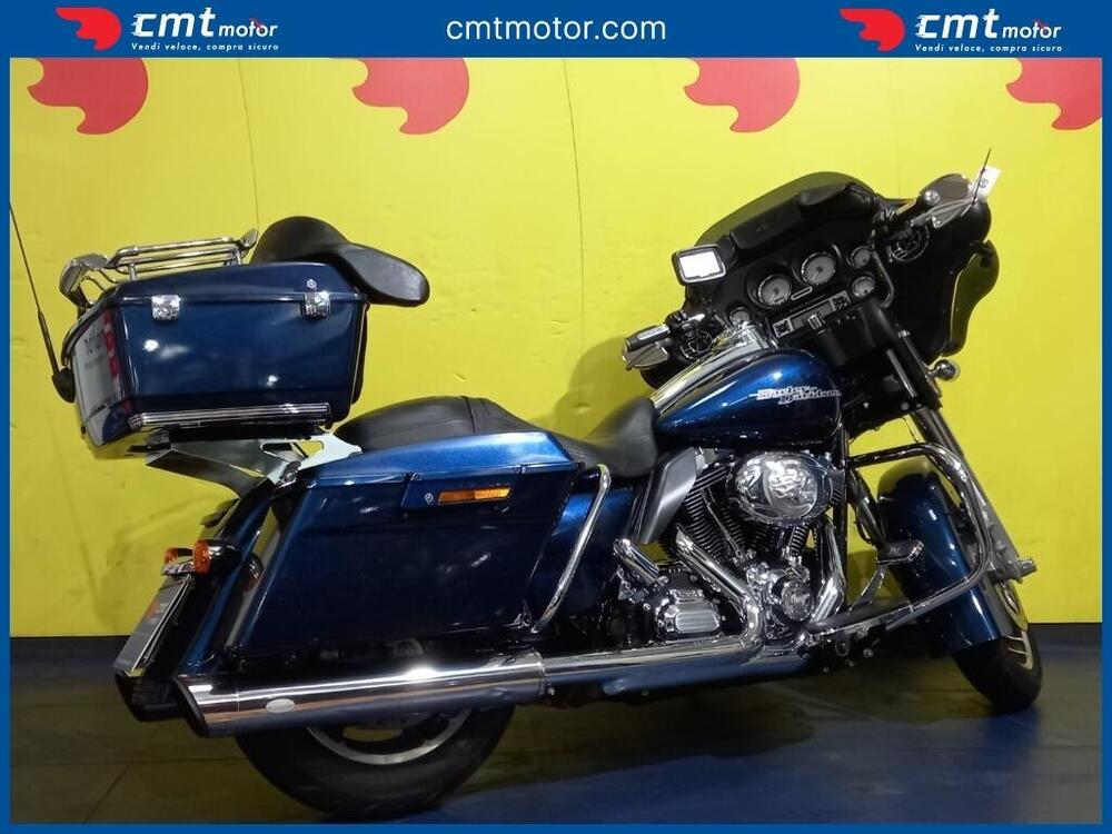 Harley-Davidson 1690 Street Glide (2011 - 13) - FLHX (4)