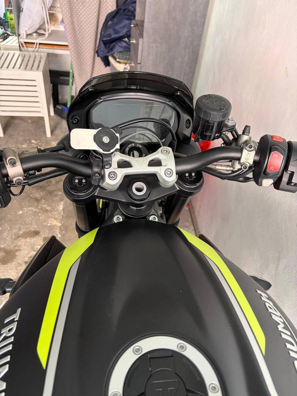 Triumph Street Triple RS (2020 - 22) (4)
