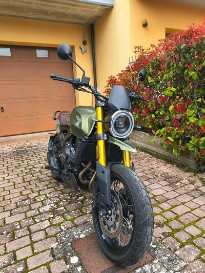 Moto Morini SEIEMMEZZO SCR (2022 - 26) usata
