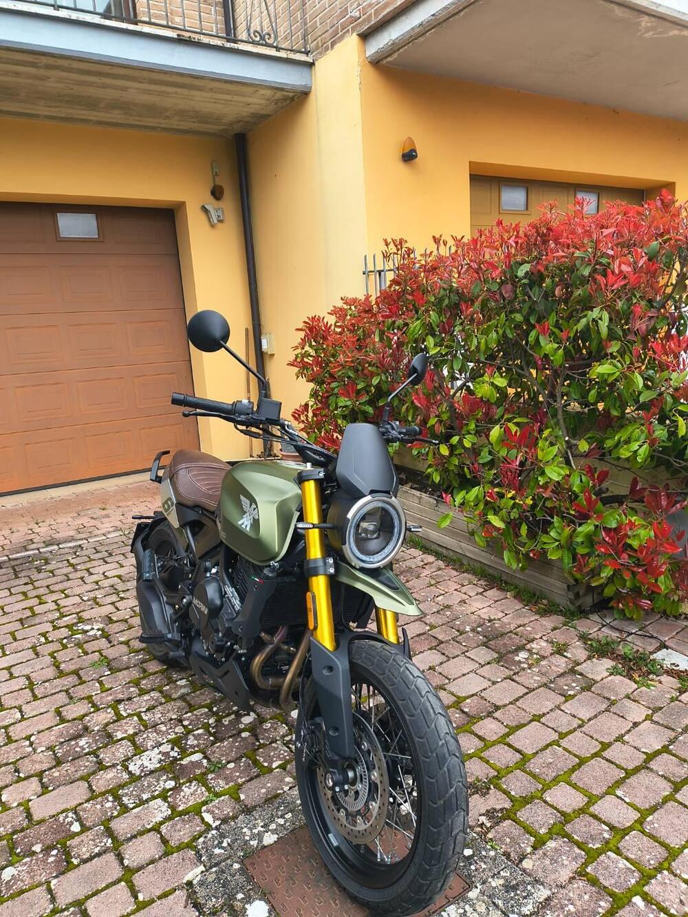 Moto Morini SEIEMMEZZO SCR (2022 - 26) (7)