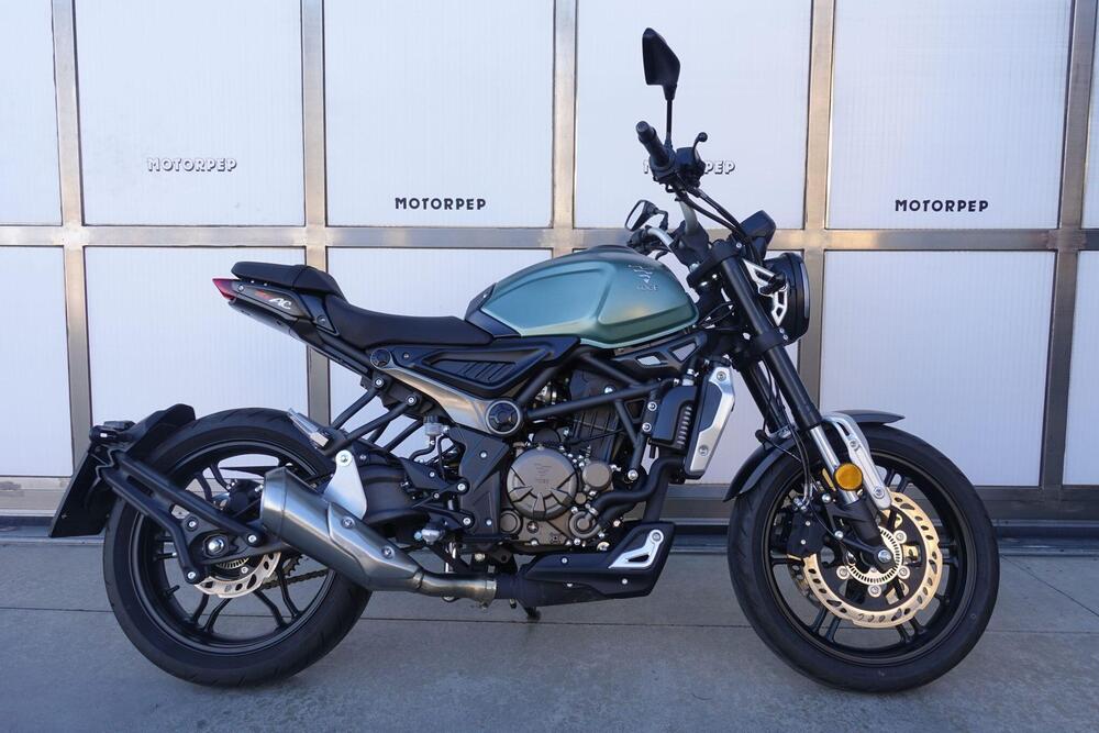 Voge Trofeo 300AC (2021 - 26) (2)