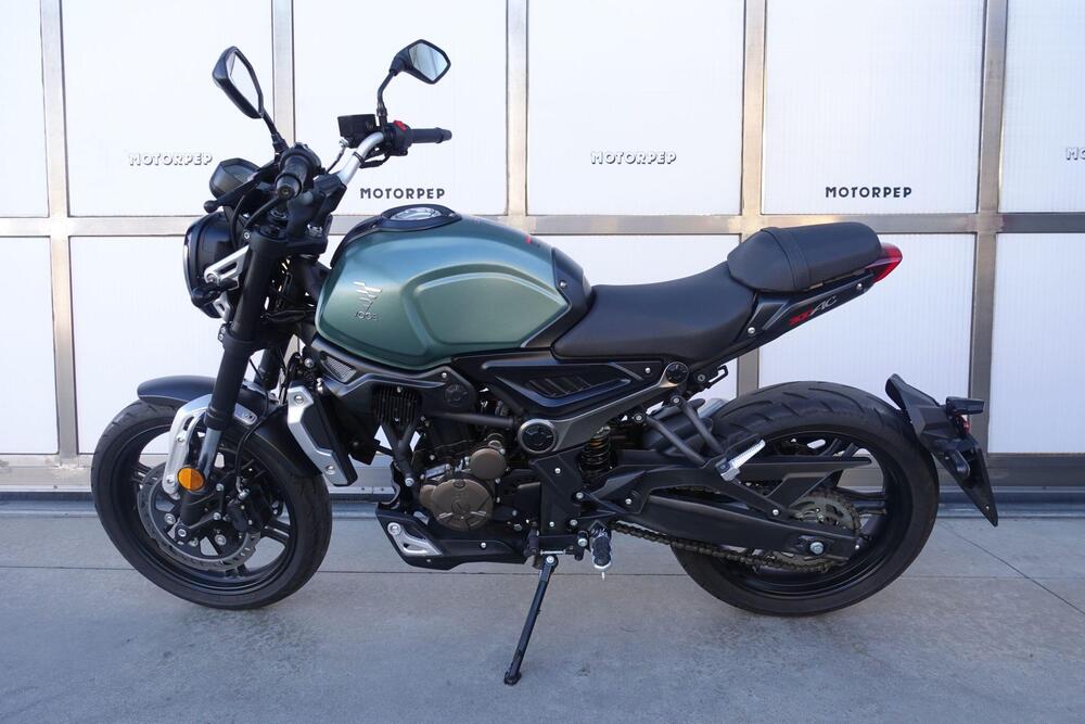 Voge Trofeo 300AC (2021 - 26) (3)