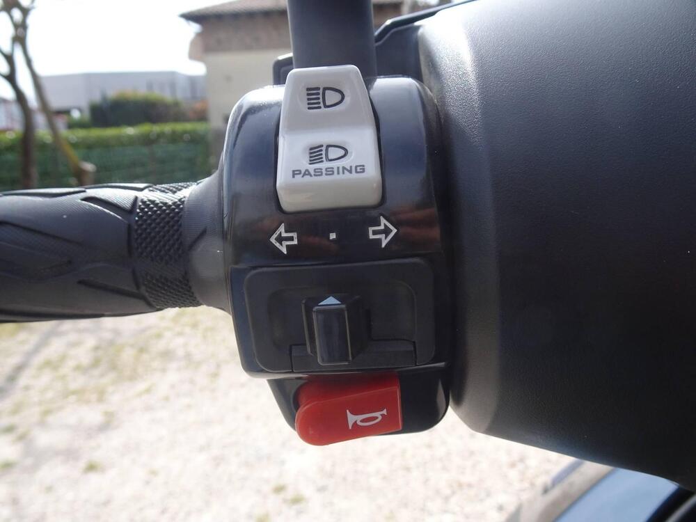 Kymco Agility 200i R16 + (2021 - 25) (17)