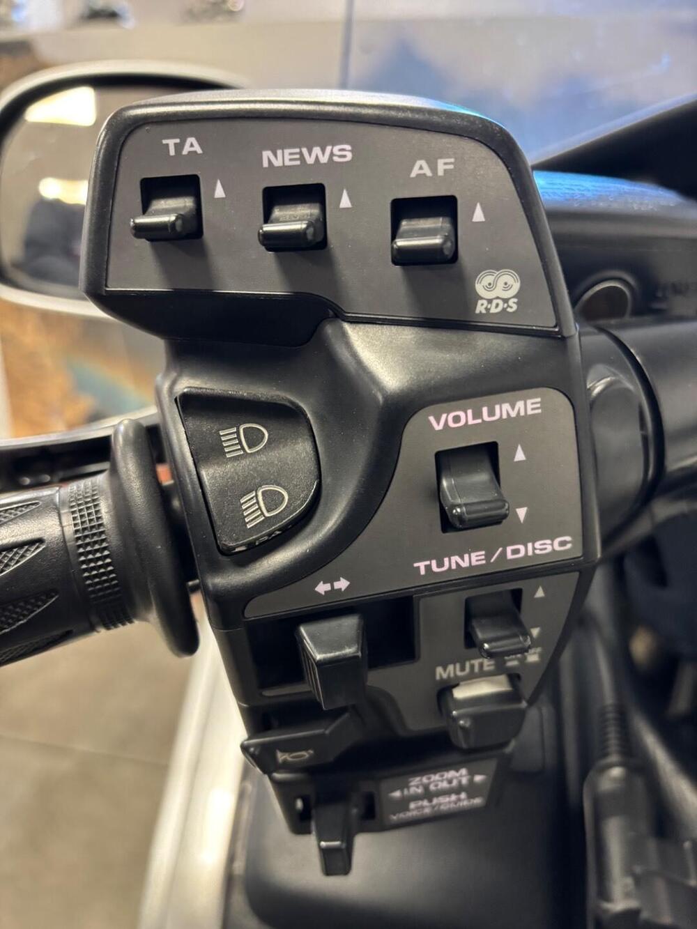 Honda GL 1800 Gold Wing (2007 - 11) (9)