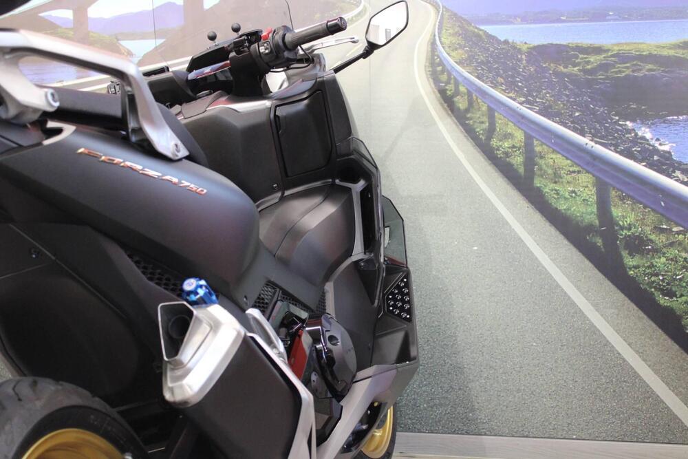 Honda Forza 750 DCT (2021 - 24) (18)