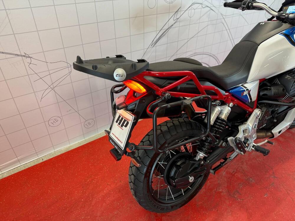 Moto Guzzi V85 TT (2021 - 23) (12)