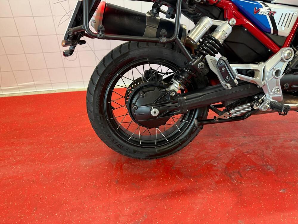 Moto Guzzi V85 TT (2021 - 23) (11)