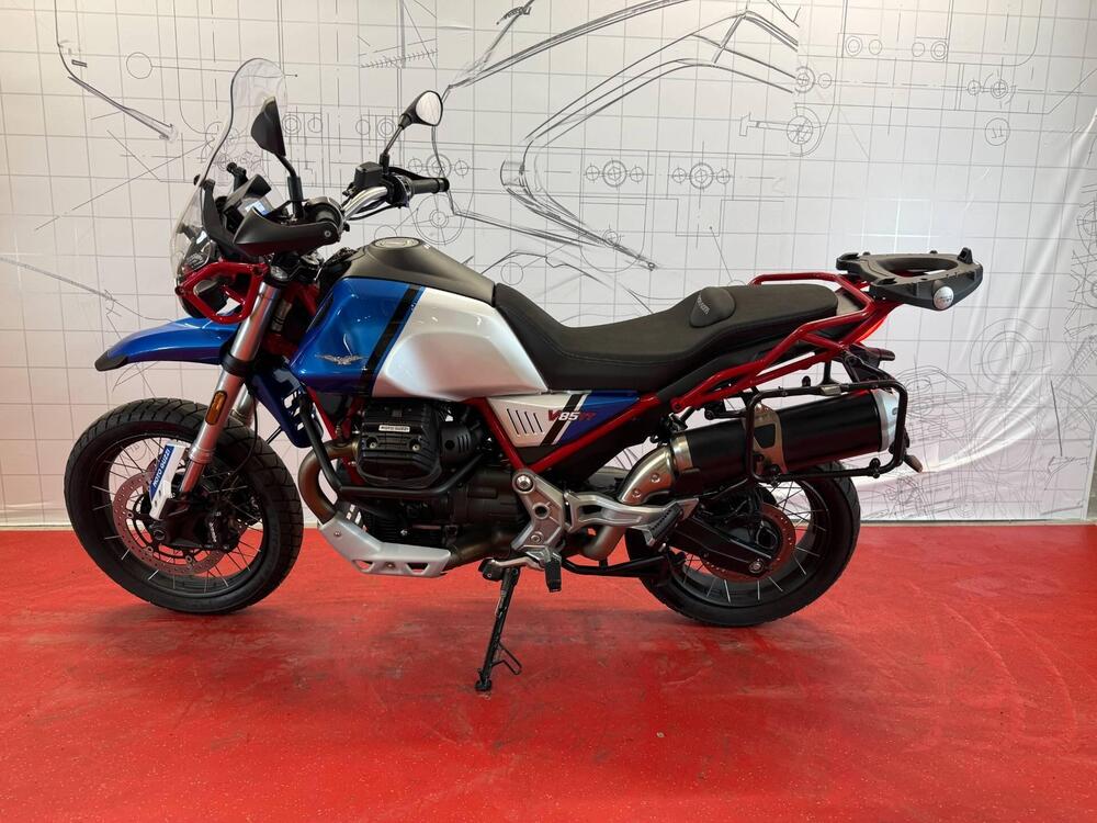 Moto Guzzi V85 TT (2021 - 23) (4)