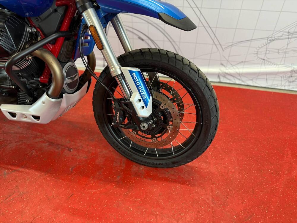 Moto Guzzi V85 TT (2021 - 23) (9)