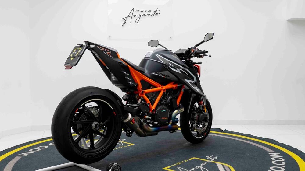 KTM 1290 Super Duke RR (2023) (3)