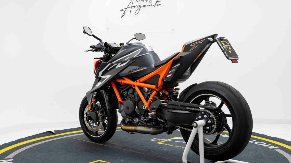 KTM 1290 Super Duke RR (2023) (5)