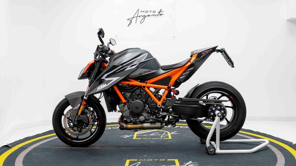 KTM 1290 Super Duke RR (2023) (6)