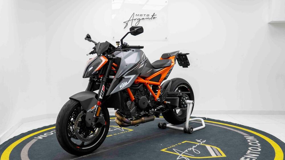 KTM 1290 Super Duke RR (2023) (7)