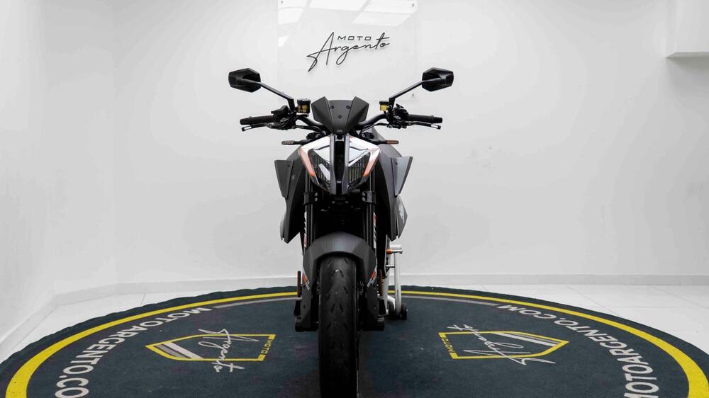 KTM 1290 Super Duke RR (2023) (8)