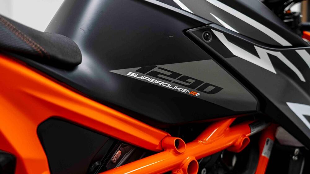 KTM 1290 Super Duke RR (2023) (11)