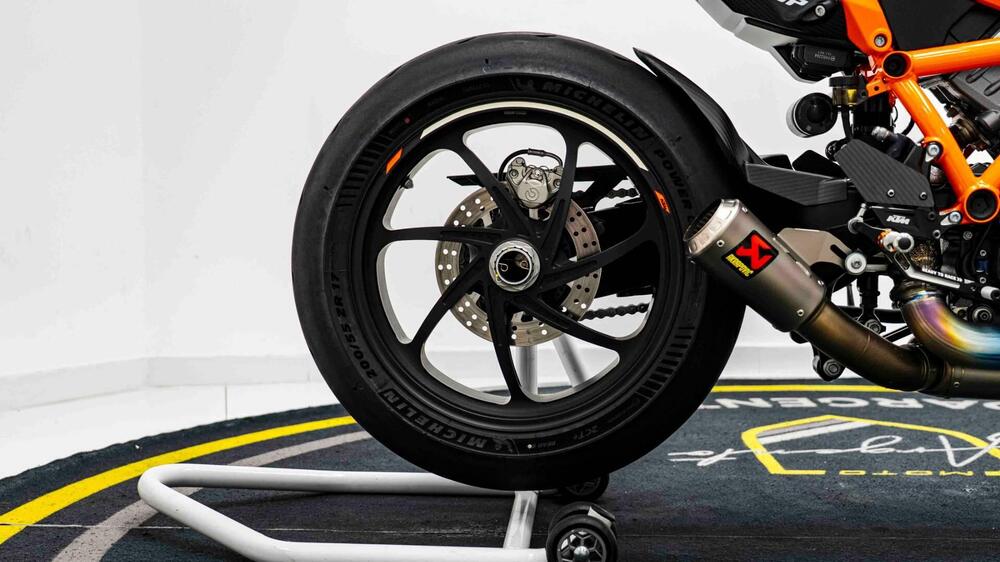 KTM 1290 Super Duke RR (2023) (17)