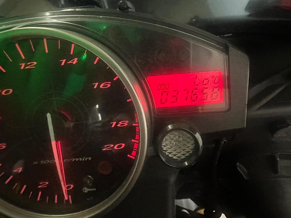 Yamaha YZF R6 (2006 - 07) (4)