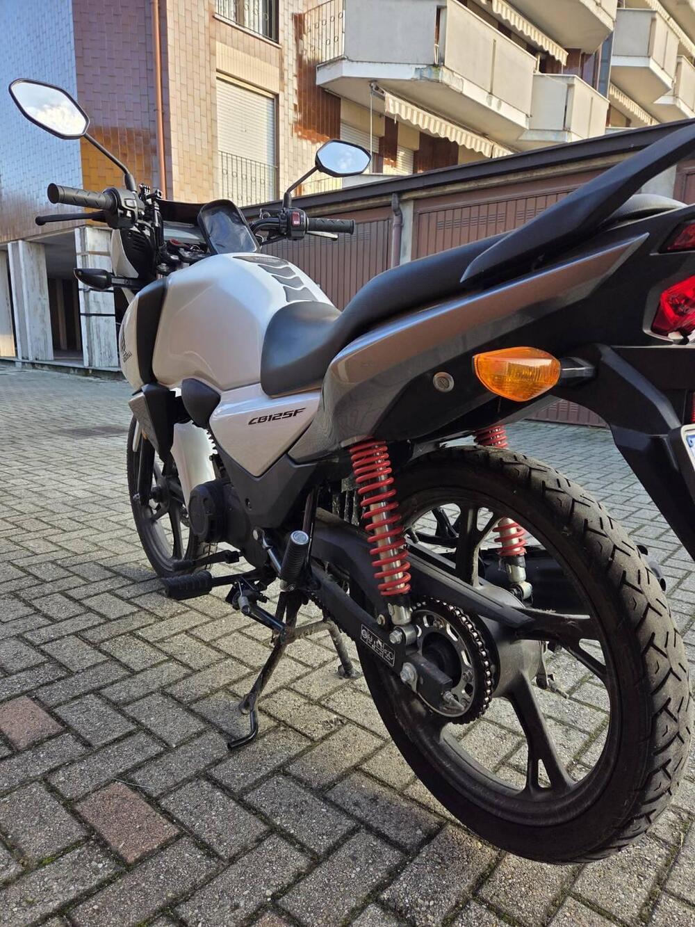 Honda CB 125 F (2021 - 25) (4)