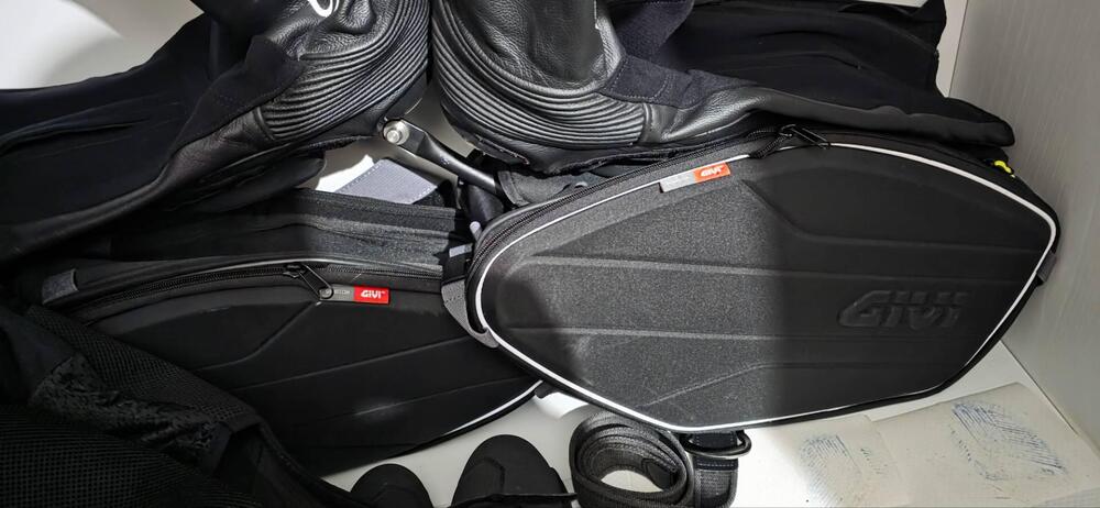 Triumph Speed Triple 1200 RS (2021 - 24) (10)