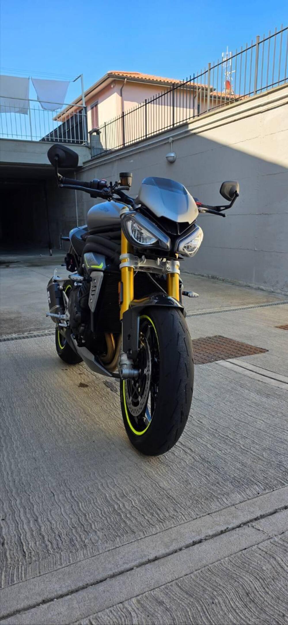 Triumph Speed Triple 1200 RS (2021 - 24) (2)
