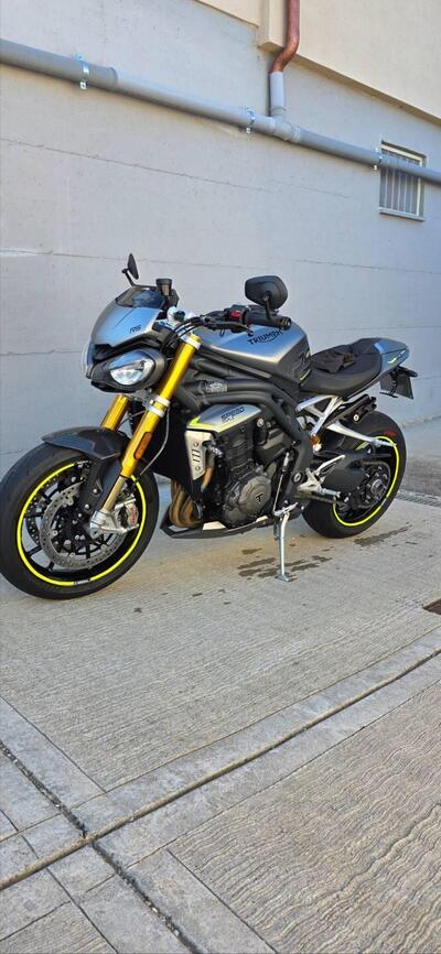 Triumph Speed Triple 1200 RS (2021 - 24) usata