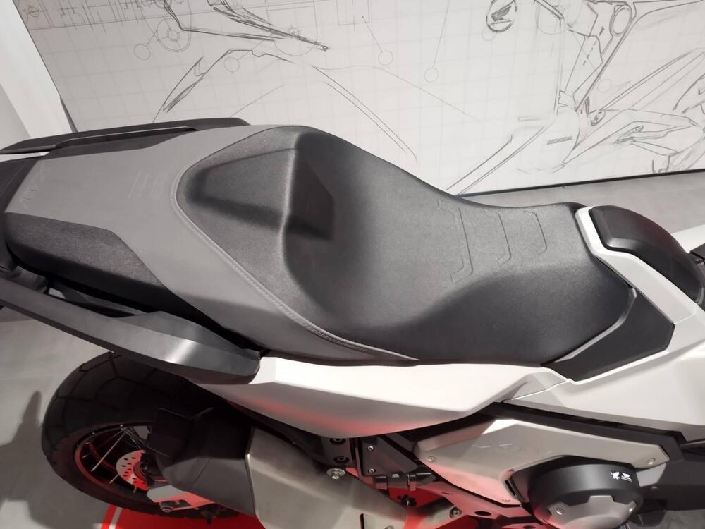 Honda X-ADV 750 (2025 - 26) (11)