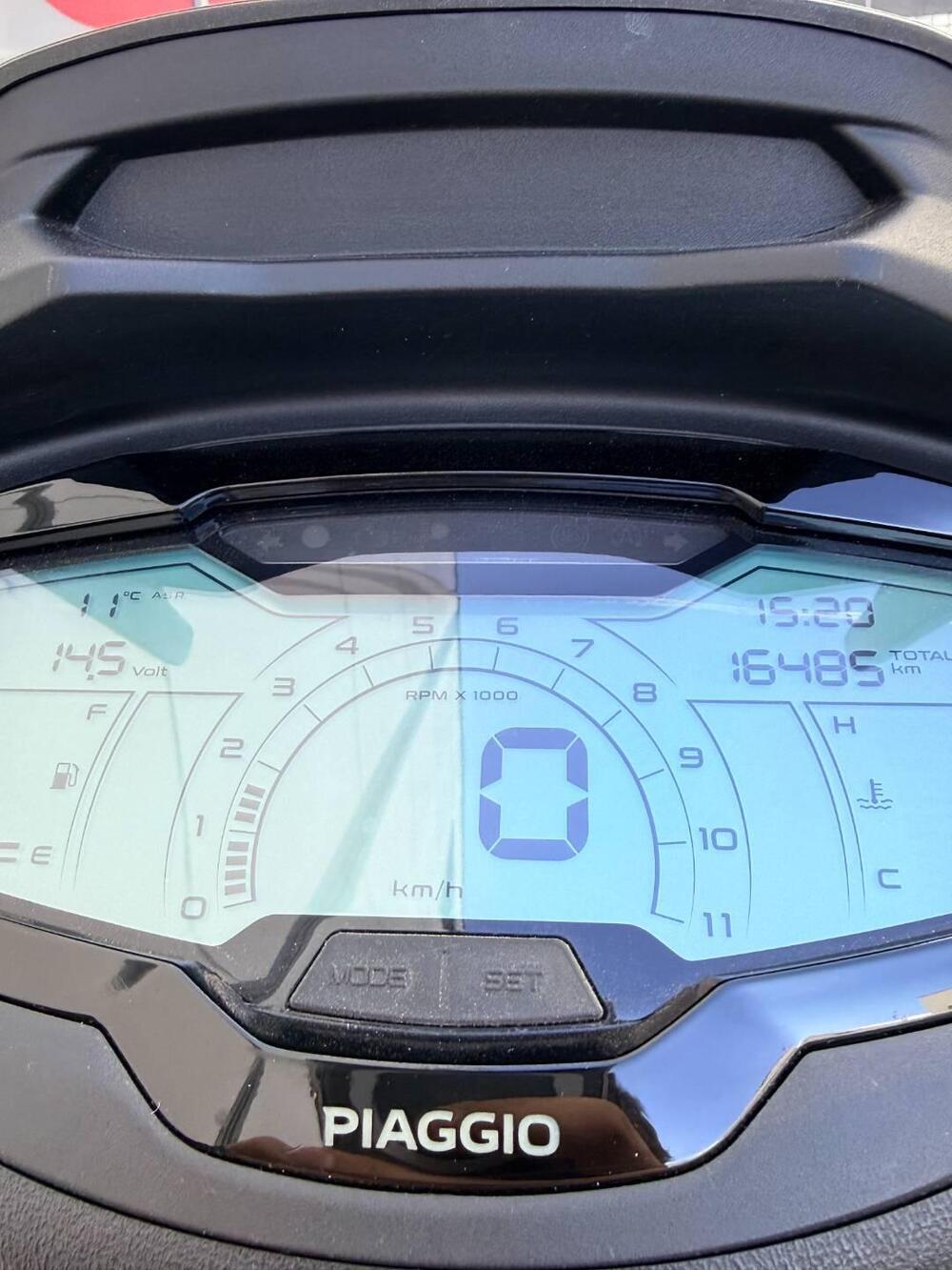 Piaggio Beverly 400 ABS-ASR (2021 - 24) (3)