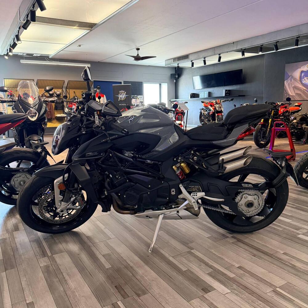 MV Agusta Brutale 1000 RS (2022 - 26) (2)
