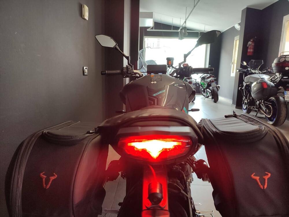 Yamaha MT-10 (2022 - 26) (3)