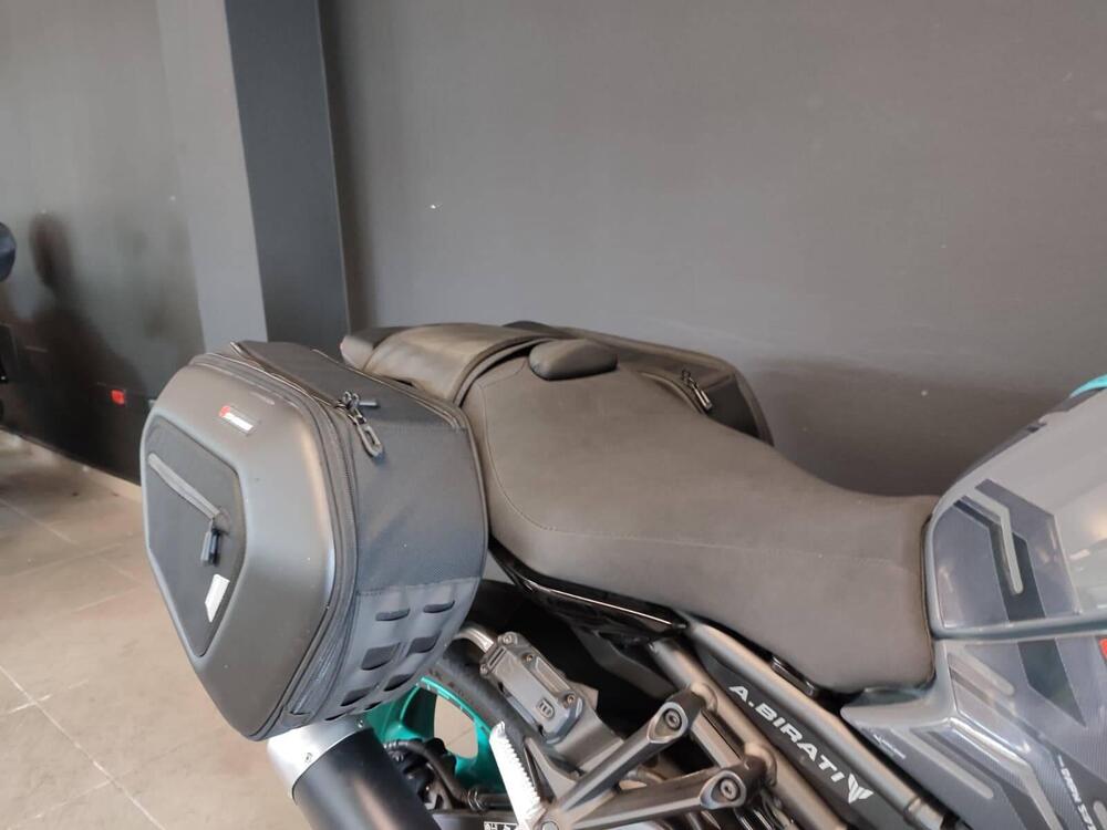 Yamaha MT-10 (2022 - 26) (7)