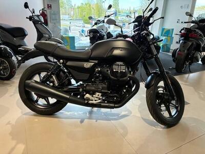 Moto Guzzi V7 Stone (2025 - 26) nuova
