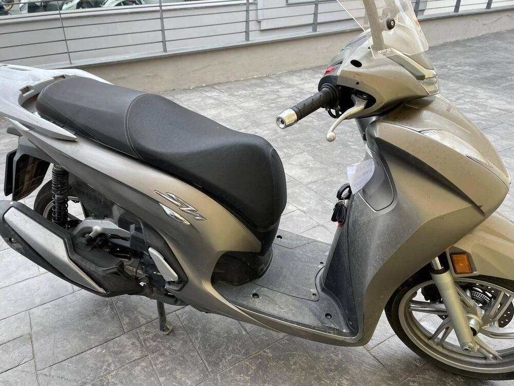 Honda SH 350 (2021 - 24) (2)