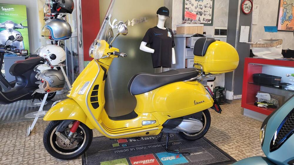 Vespa GTS 300 Super Hpe (2021 - 22) (2)