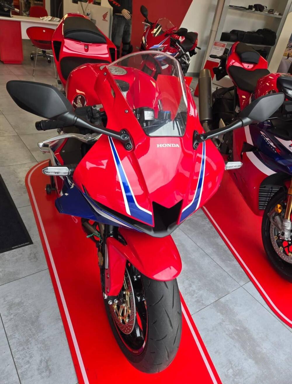 Honda CBR 600 RR (2024 - 26) (2)