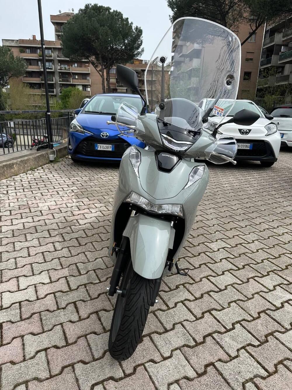 Honda SH 125i (2024 - 25) (2)