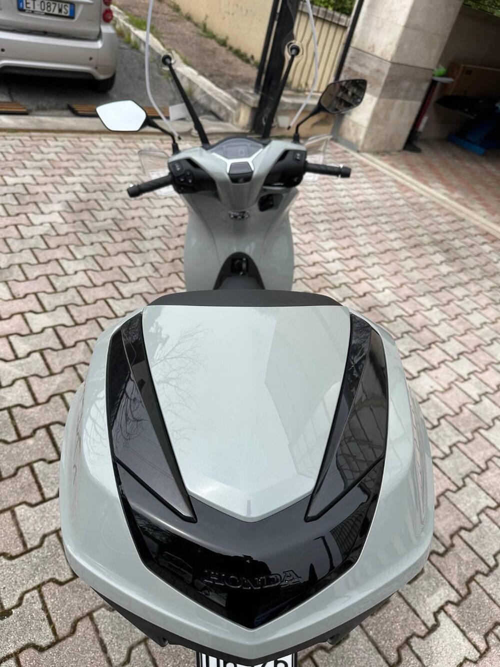 Honda SH 125i (2024 - 25) (5)