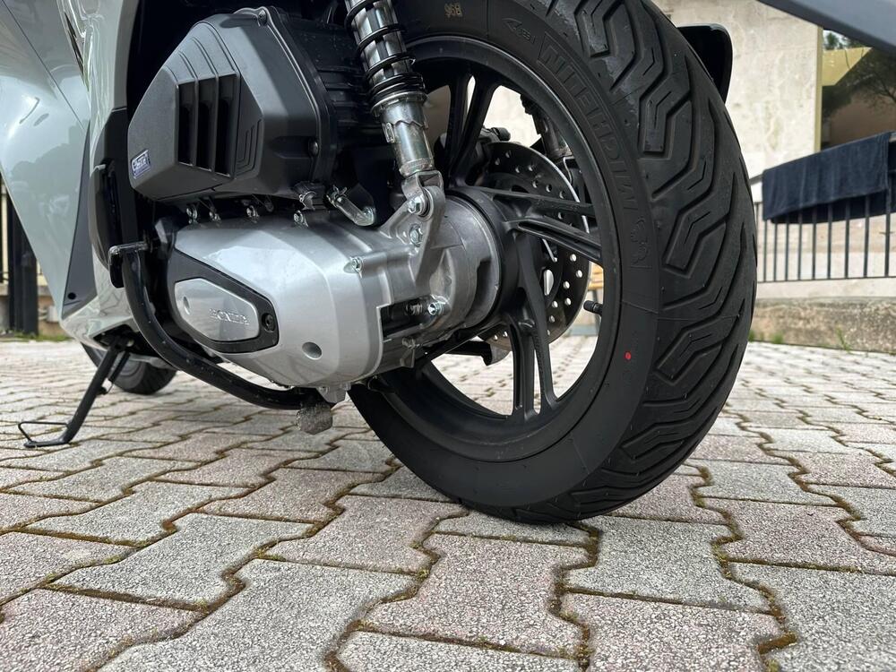 Honda SH 125i (2024 - 25) (9)