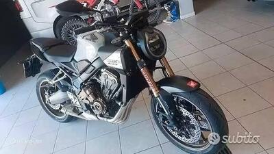 Honda CB 650 R E-Clutch (2024 - 26) usata