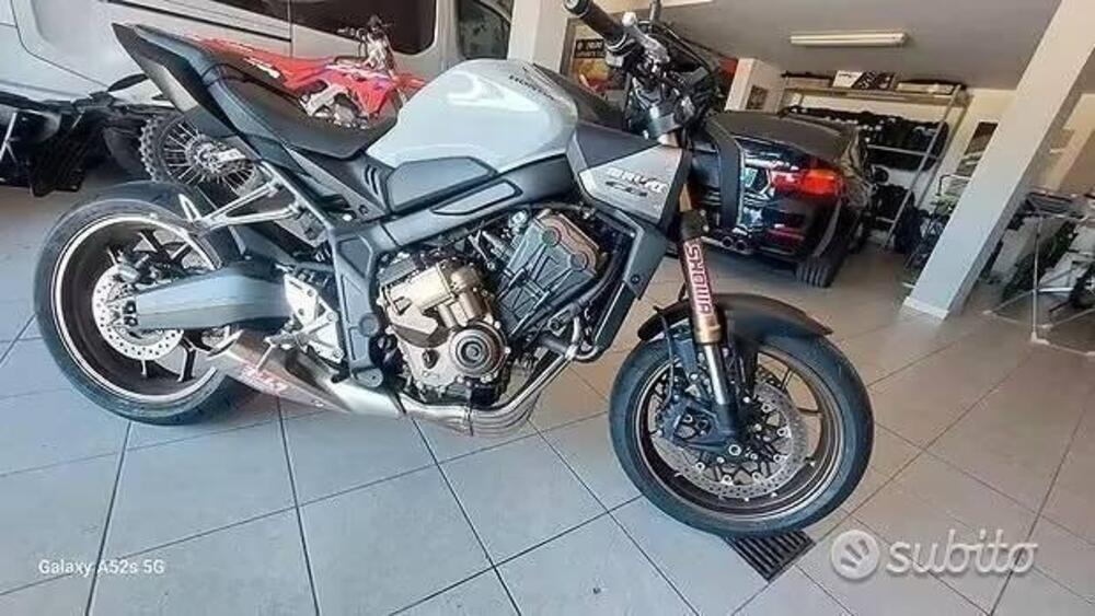 Honda CB 650 R E-Clutch (2024 - 26) (2)