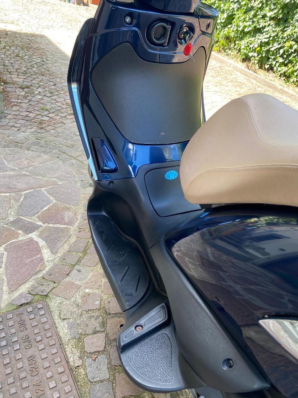 Piaggio Beverly 300 i.e. (2010 - 16)