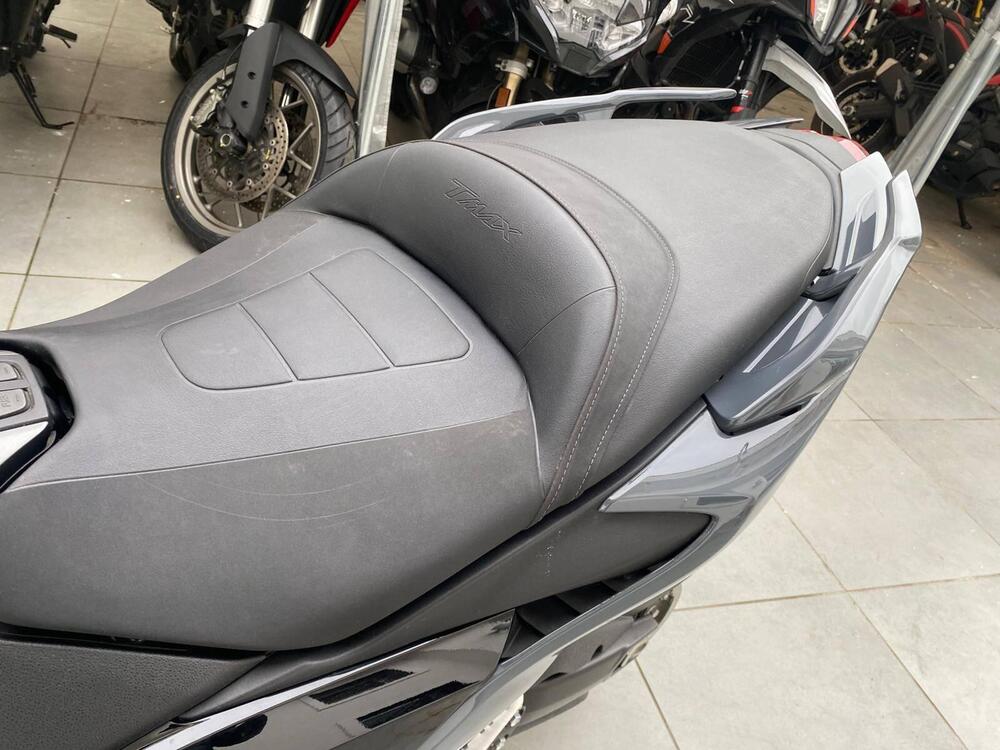 Yamaha T-Max 560 Tech Max (2022 - 24) (10)