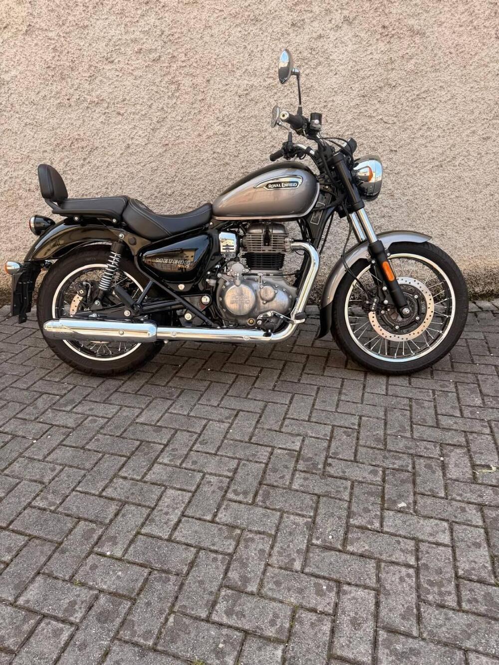 Royal Enfield Meteor 350 Aurora (2024 - 26) (2)