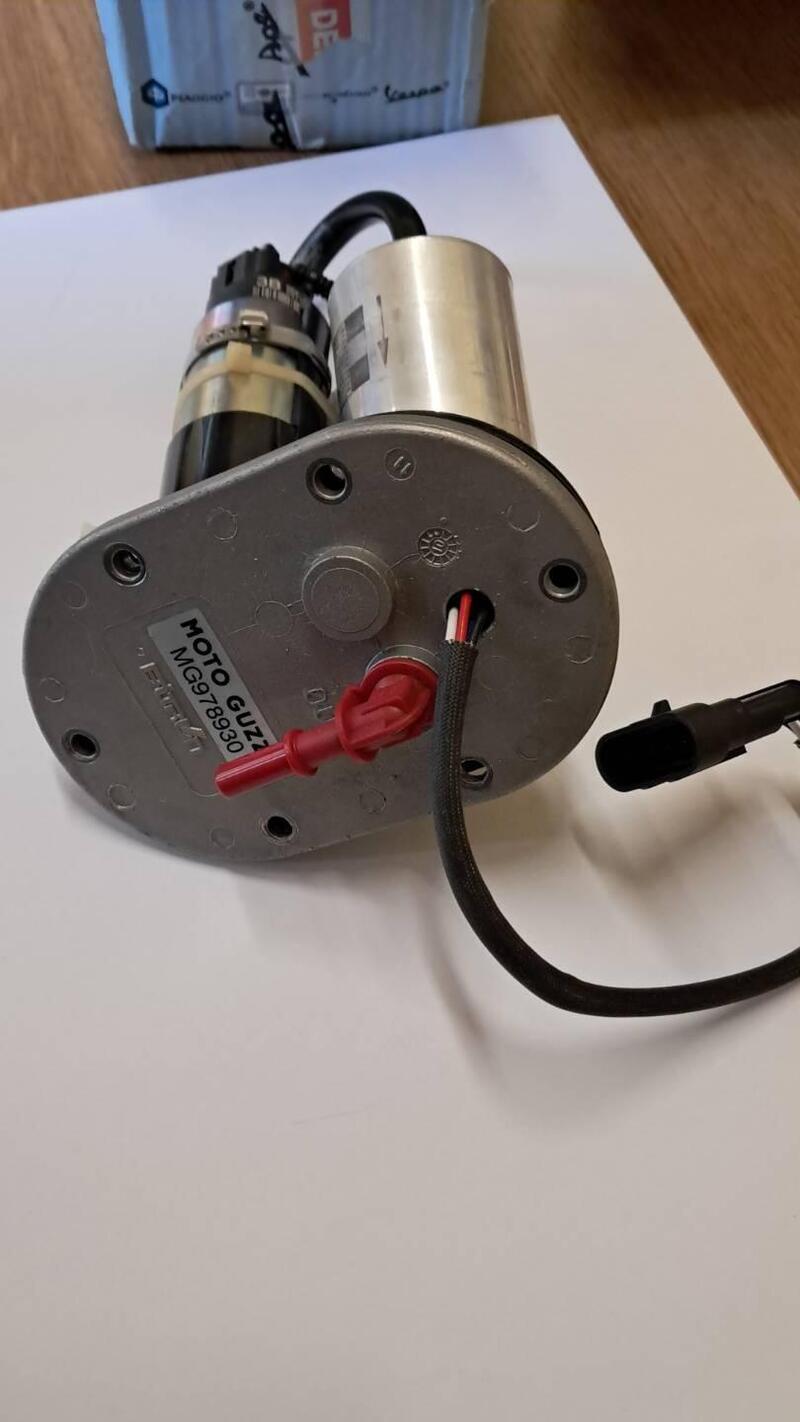 pompa benzina V7 cafe' classic/V7 race/V7classic 2 Moto Guzzi (2)