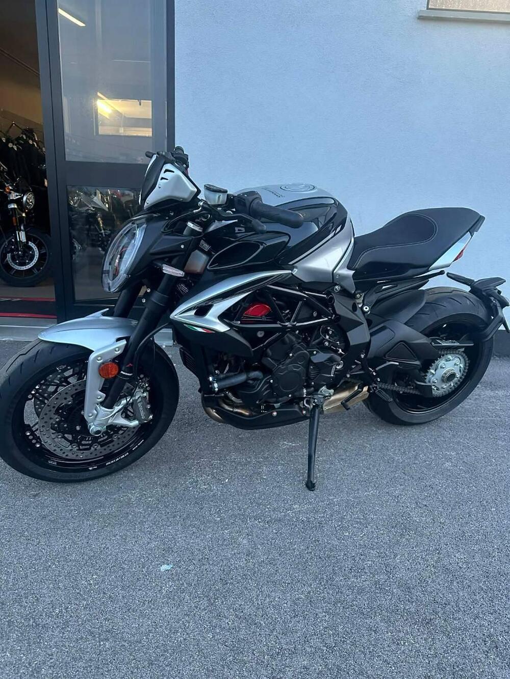 MV Agusta Dragster 800 RR Ottantesimo (2025 - 26) (2)